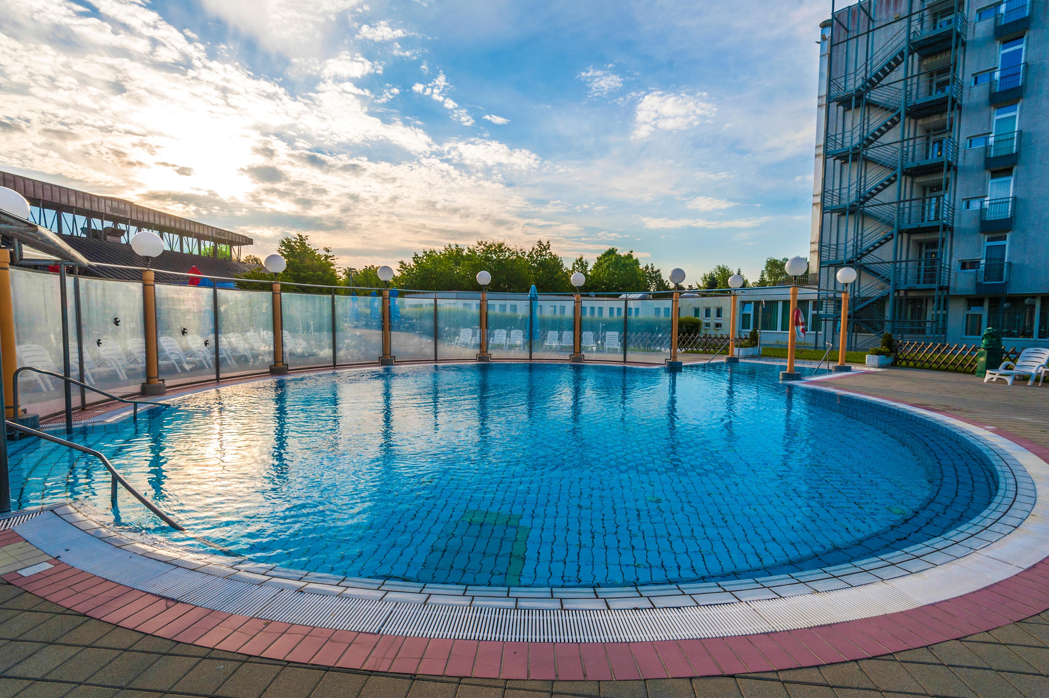 Hotel Izvir - Sava Hotels & Resorts Radenci Buitenkant foto